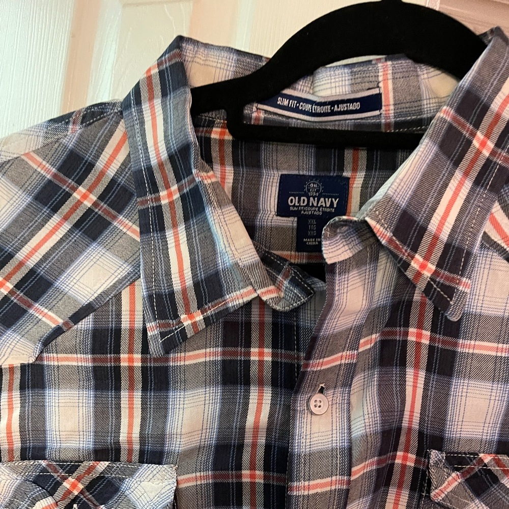 Men’s Old Navy shirt